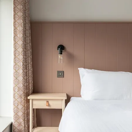 Апартаменты Binion At Houses, Pollan Bay *