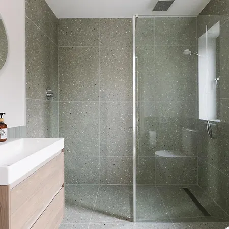 Апартаменты Binion At Houses, Pollan Bay *