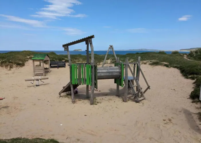 Binion At Houses, Pollan Bay バリーリフィン